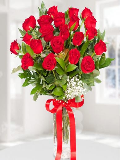 21 Kırmızı Gül Vazoda